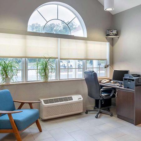 Microtel Inn & Suites By Wyndham Brooksville Ridge Manor Extérieur photo