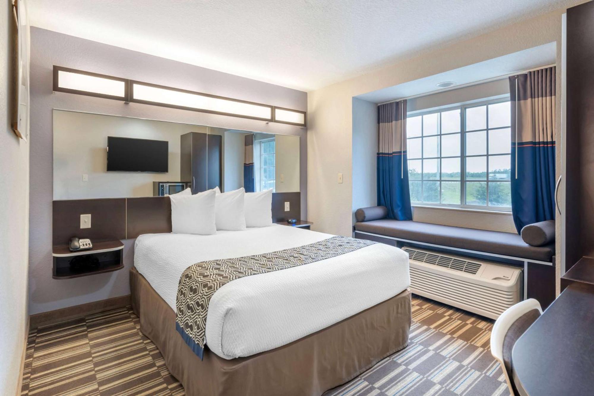Microtel Inn & Suites By Wyndham Brooksville Ridge Manor Extérieur photo