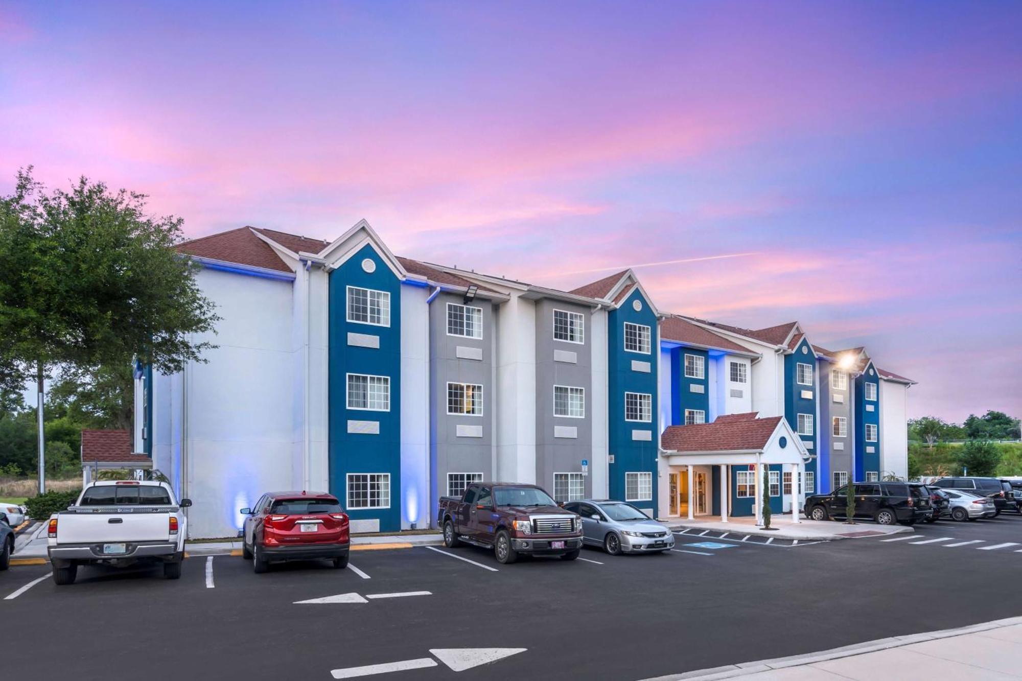 Microtel Inn & Suites By Wyndham Brooksville Ridge Manor Extérieur photo